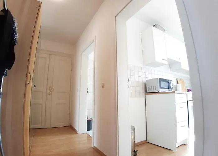 Business And Tourism Bmw Messe With Balcony Apartment